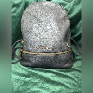 Michael Kors 30S5GEZB1L Rhea Zip Leather Backpack, Medium - Black. Preowned